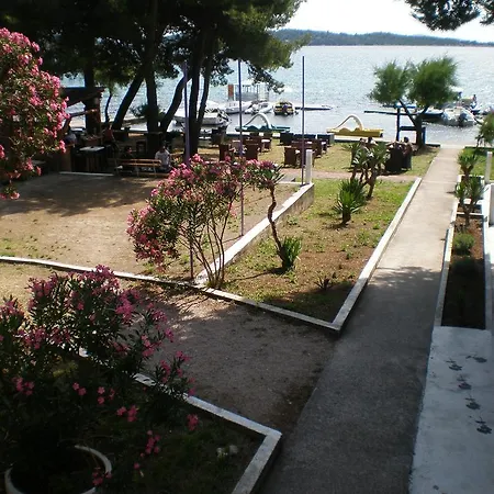 Dalmatino 2* Vodice