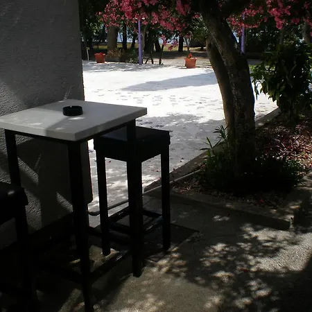 Dalmatino Hotel 2*